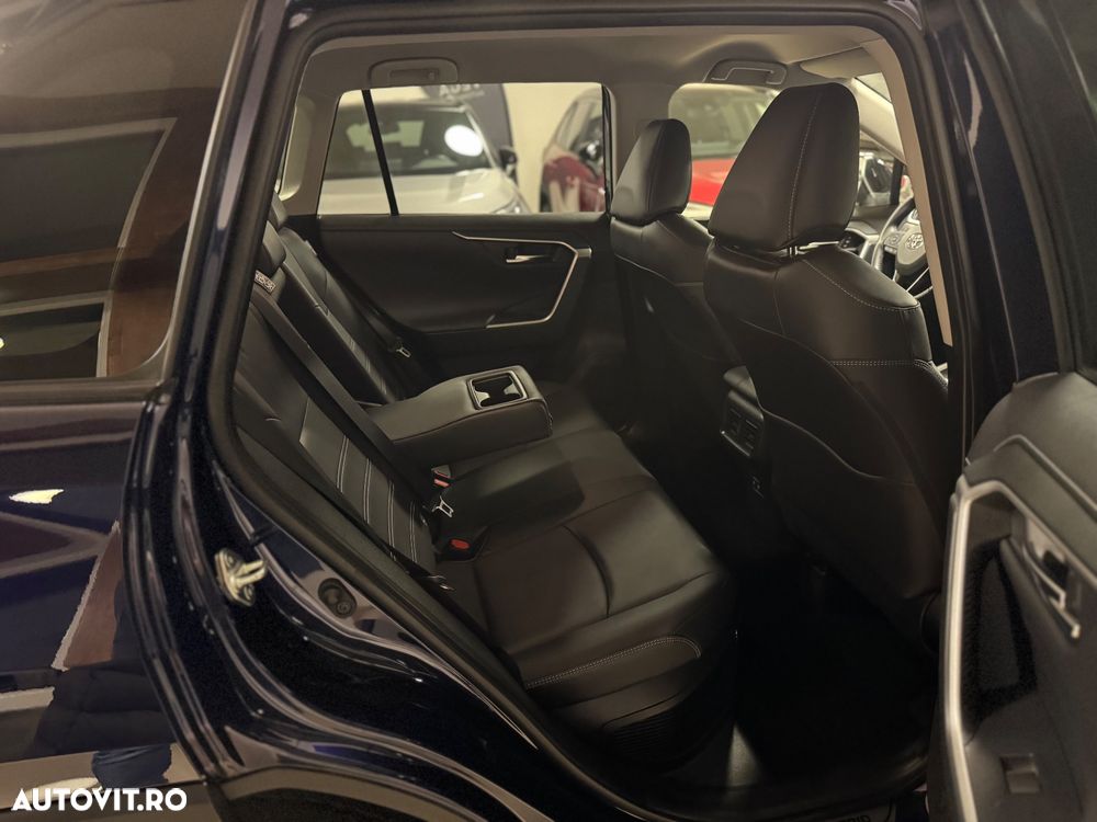 Toyota RAV4 2.5 4x4 Team Deutschland - 24