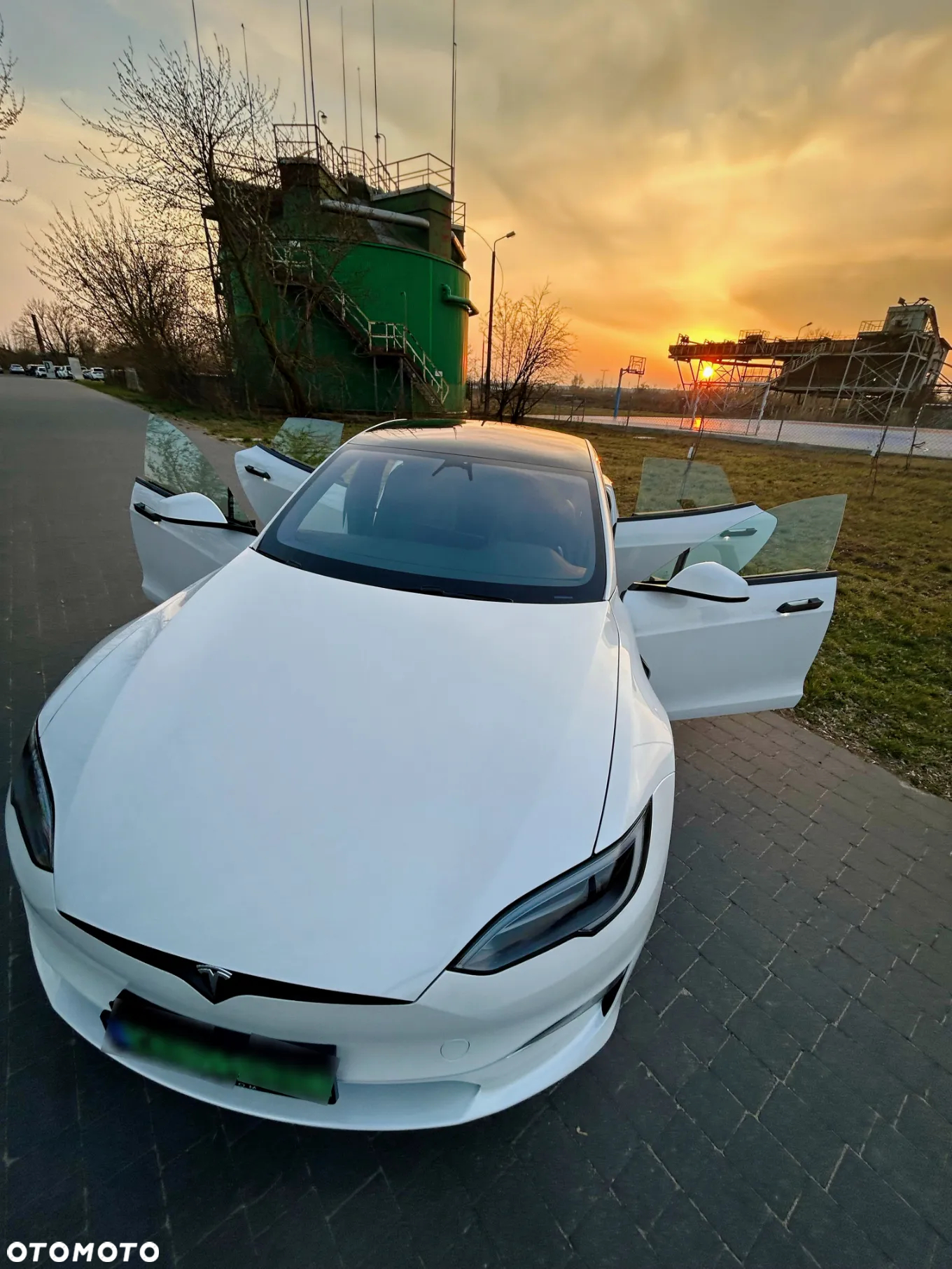Tesla Model S Plaid - 6