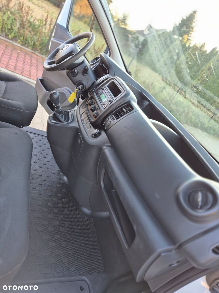 Renault Trafic Talento 120koni Long 143Tys km Klima Super stan - 20