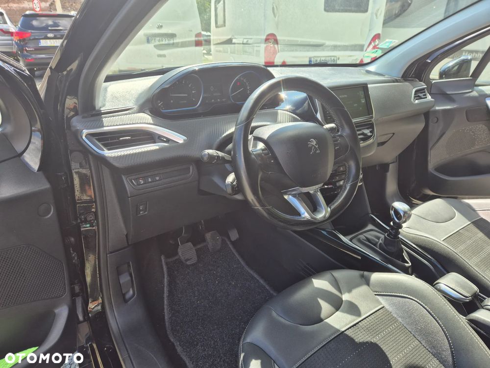Peugeot 2008 1.2 PureTech Active S&S - 21