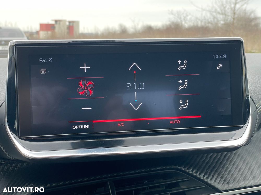 Peugeot 208 1.2 L PureTech STT EAT8 GT Line - 24