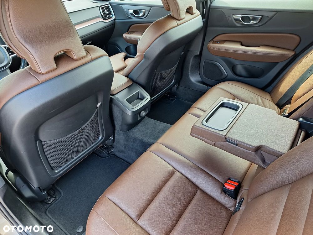 Volvo V60 Cross Country Pro B5 B AWD - 21