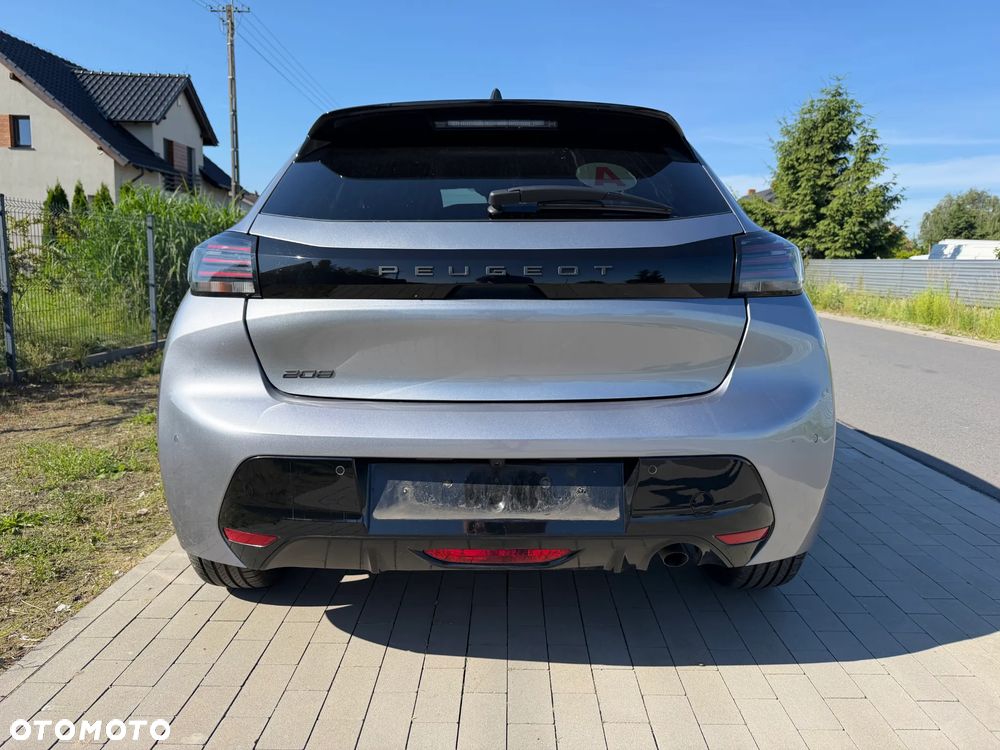 Peugeot 208 PureTech 100 Allure - 11
