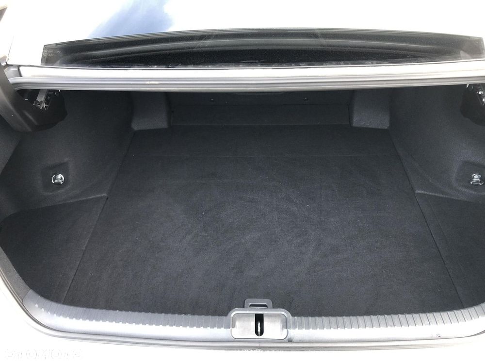 Lexus ES 300h F Sport Design - 21