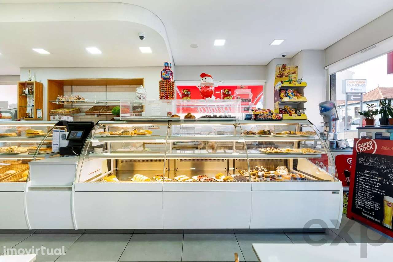 Pastelaria com Fábrica e Esplanadas – Rua da Bélgica, Canidelo - Grande imagem: 3/25