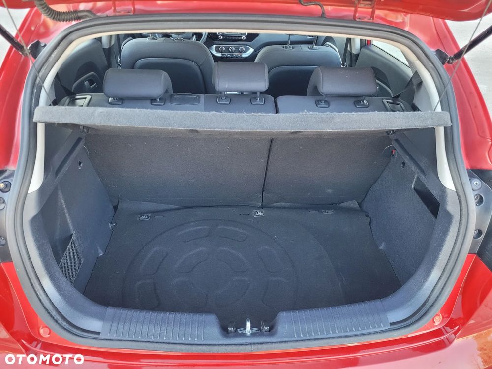 Kia Rio - 11