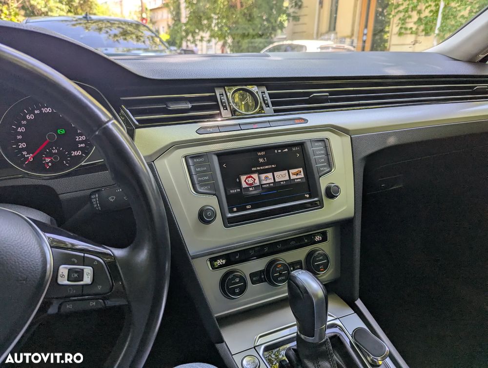 Volkswagen Passat 2.0 TDI DSG Comfortline - 4