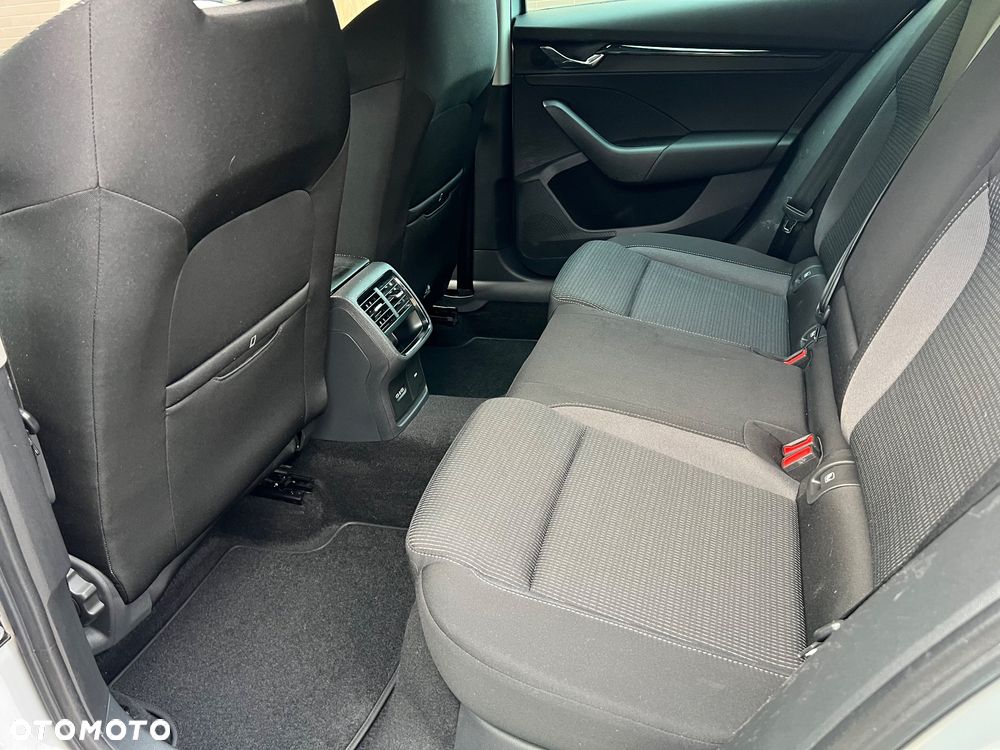 Skoda Octavia 2.0 TDI Style - 32