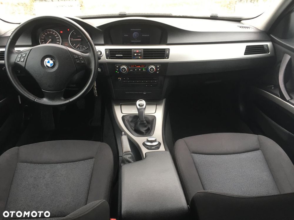 BMW Seria 3 320d - 22