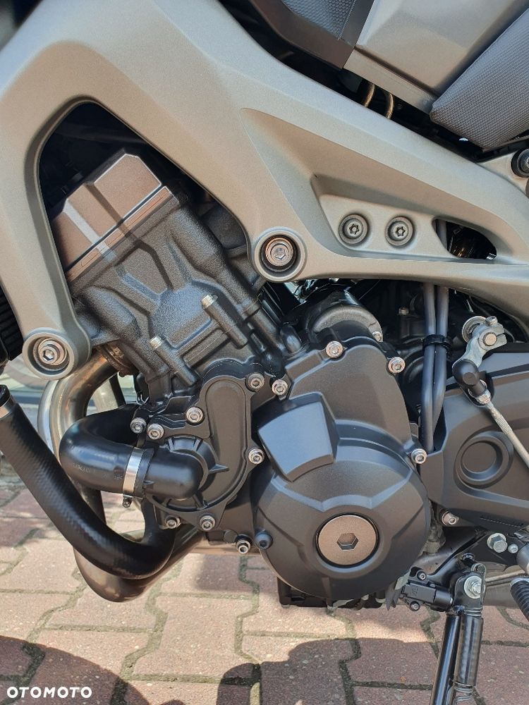 Yamaha MT - 27