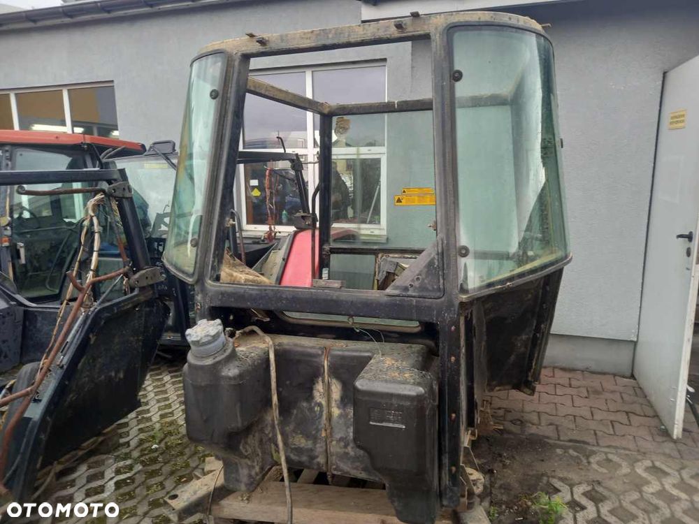 Elementy kabiny Massey Ferguson 8150 - 2