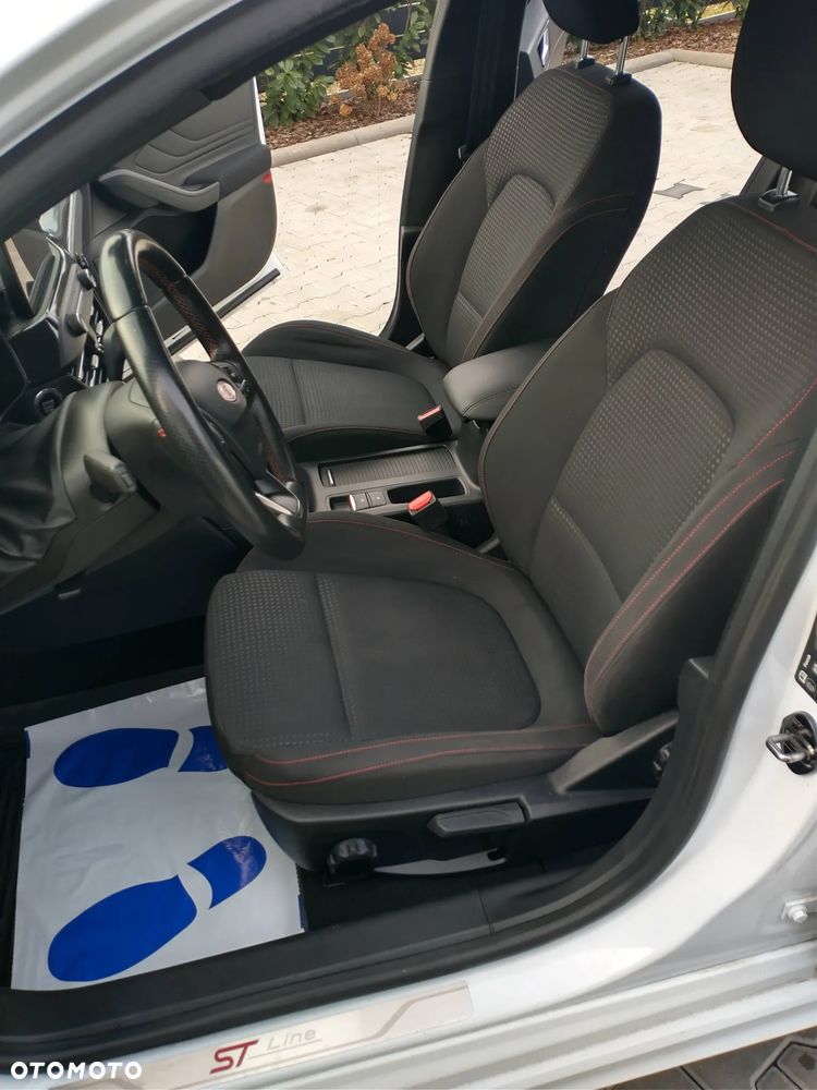 Ford Focus 1.0 EcoBoost Hybrid ST-LINE DESIGN - 11