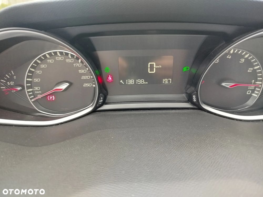 Peugeot 308 125 THP Allure - 27