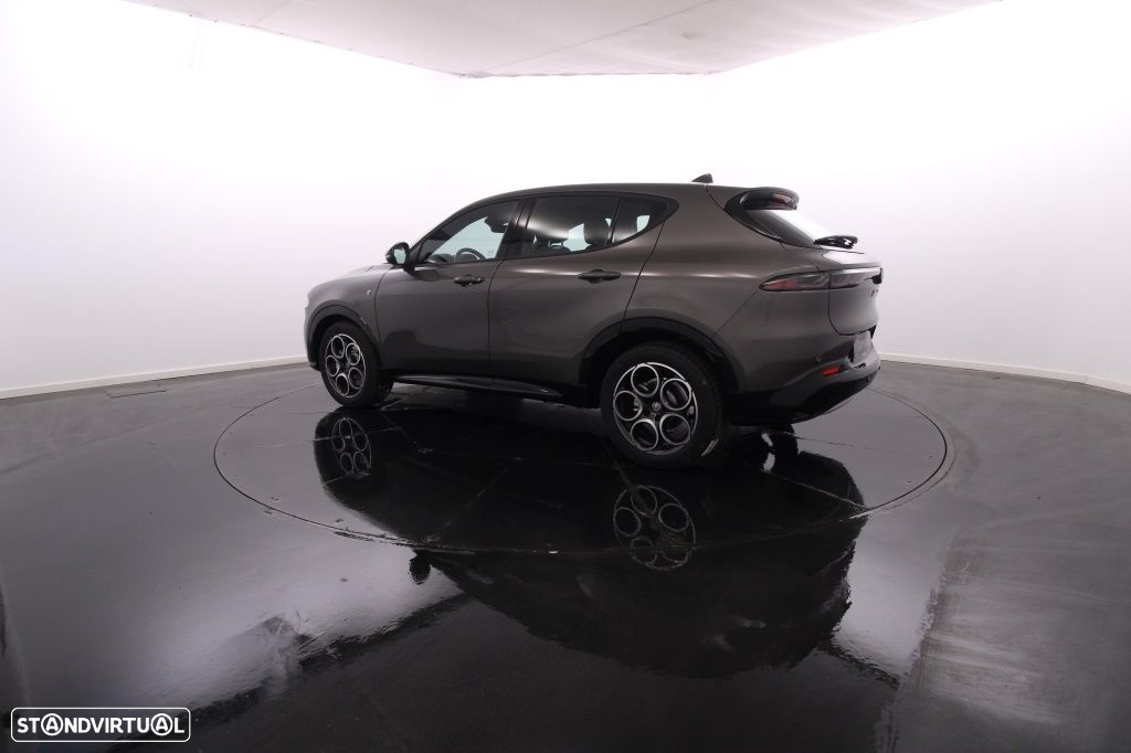 Alfa Romeo Tonale 1.5 Hybrid Veloce - 4