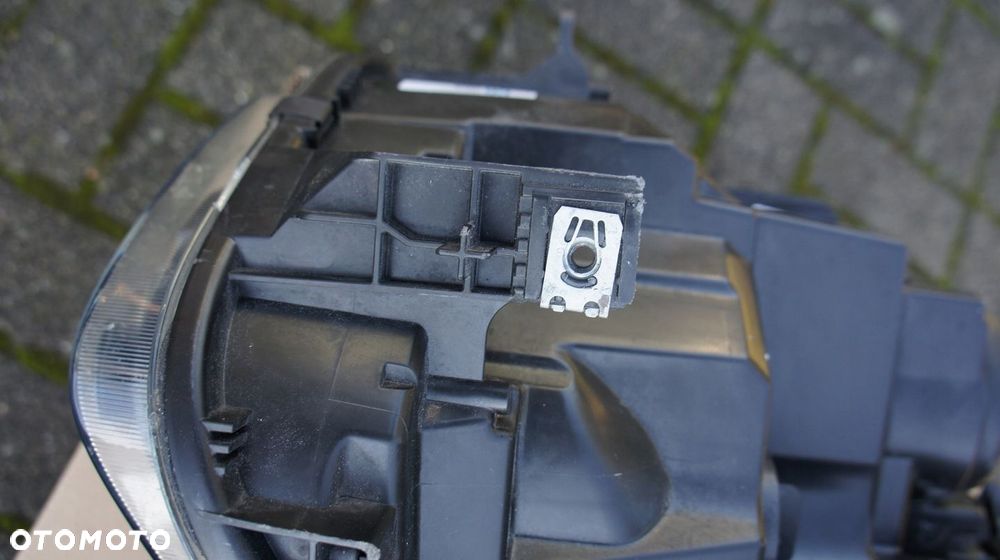 PRZEDNIA LEWA PRAWA LAMPA DACIA DUSTER II - 6