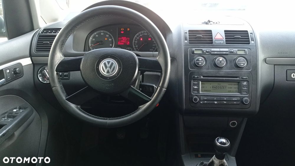 Volkswagen Touran 1.6 FSI Trendline - 35