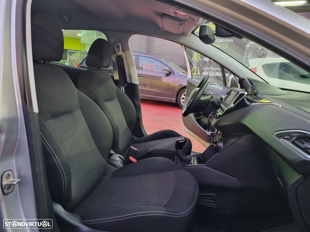 Peugeot 208 1.2 PureTech Style - 20