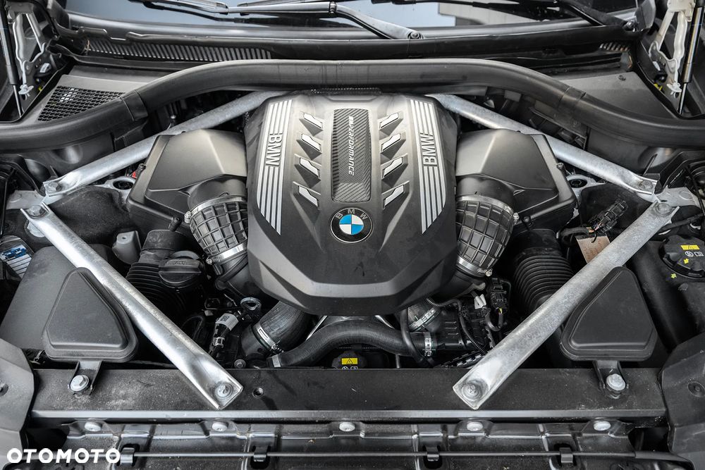 BMW X7 - 24