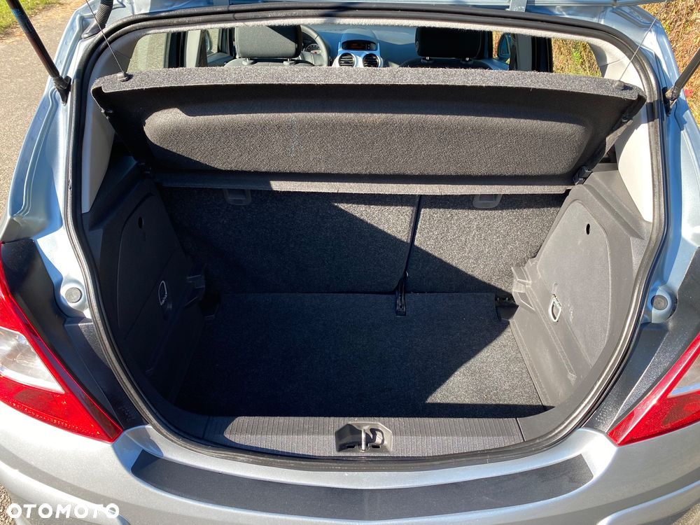 Opel Corsa 1.2 16V Cosmo - 16