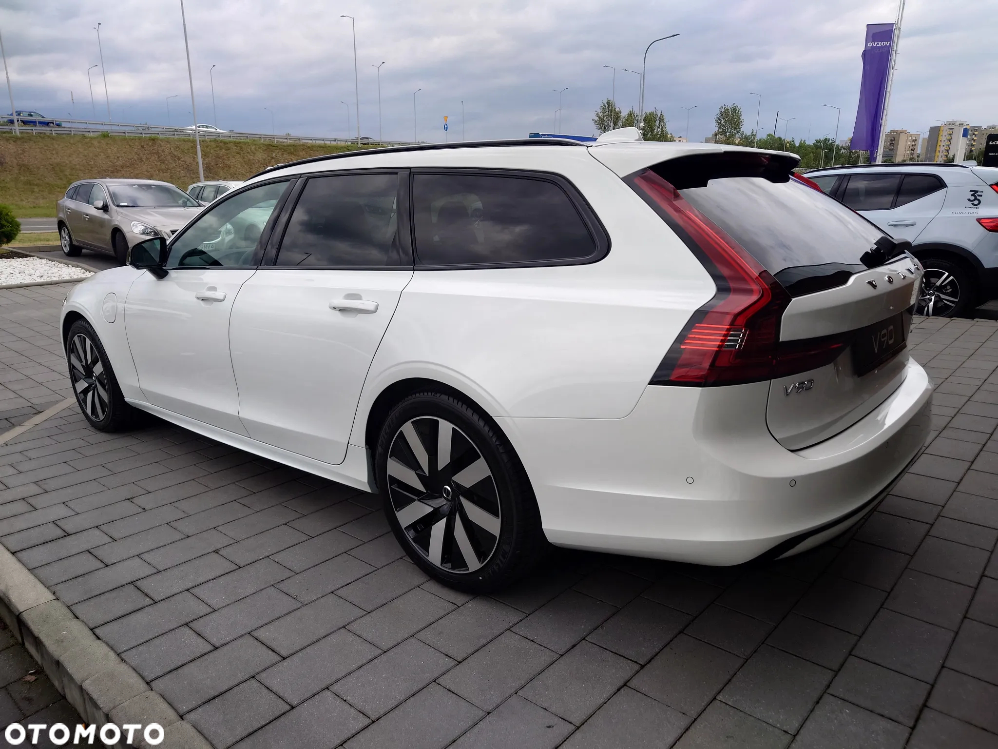 Volvo V90 T6 AWD Plug-In Hybrid Plus Dark - 5