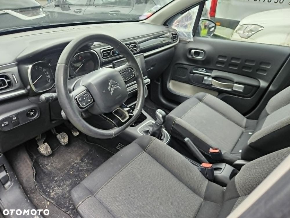 Citroën C3 Pure Tech 82 SHINE - 2