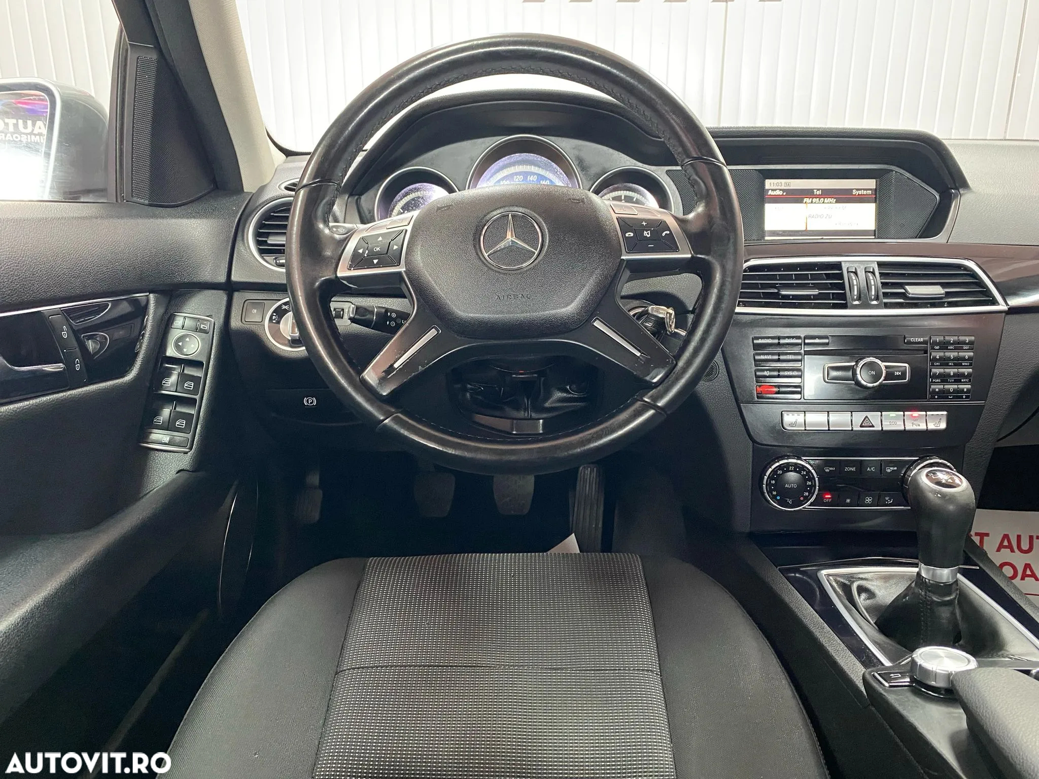 Mercedes-Benz C - 8