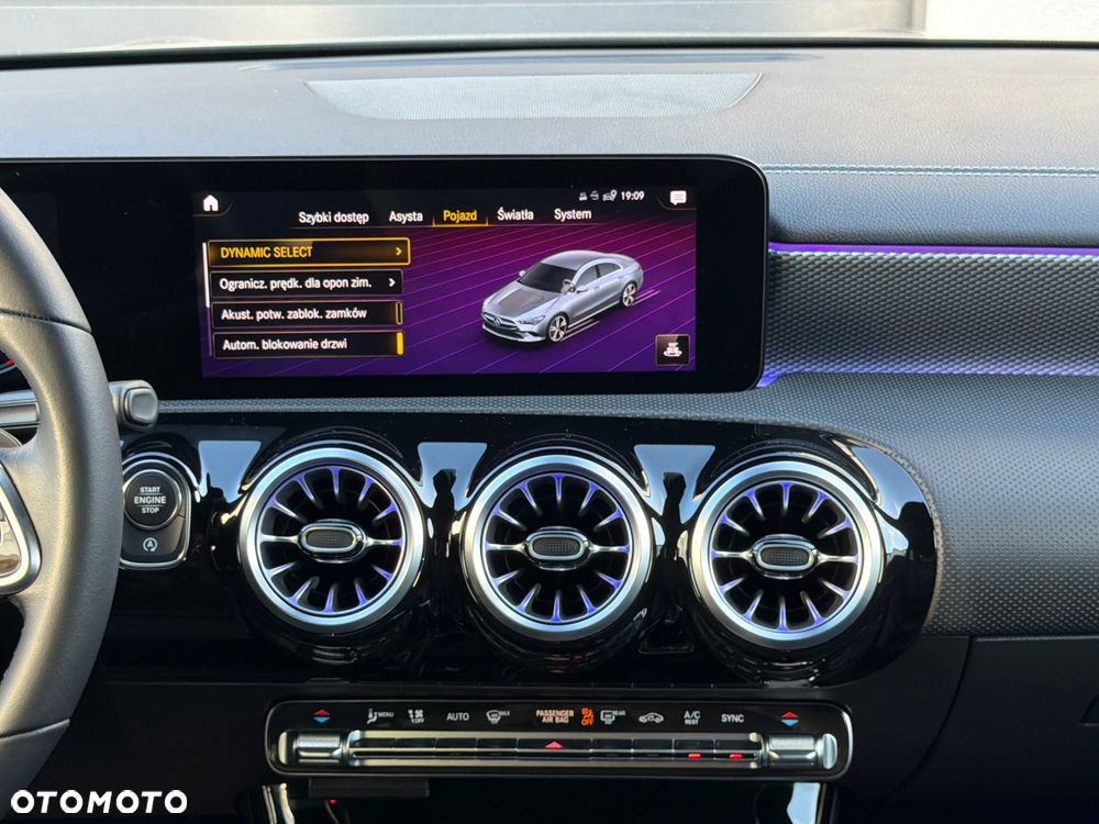 Mercedes-Benz CLA 200 d Progressive 8G-DCT - 11