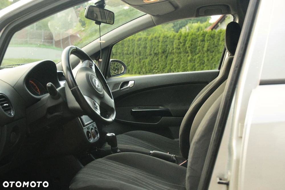 Opel Corsa 1.4 16V Enjoy - 8