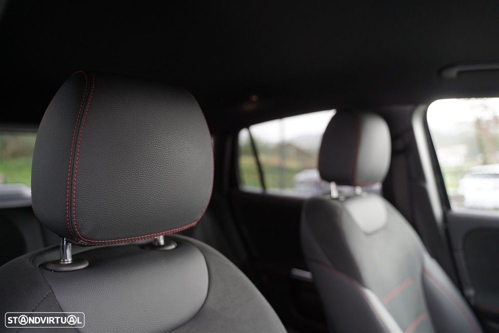 Mercedes-Benz GLA 180 d AMG Line - 36