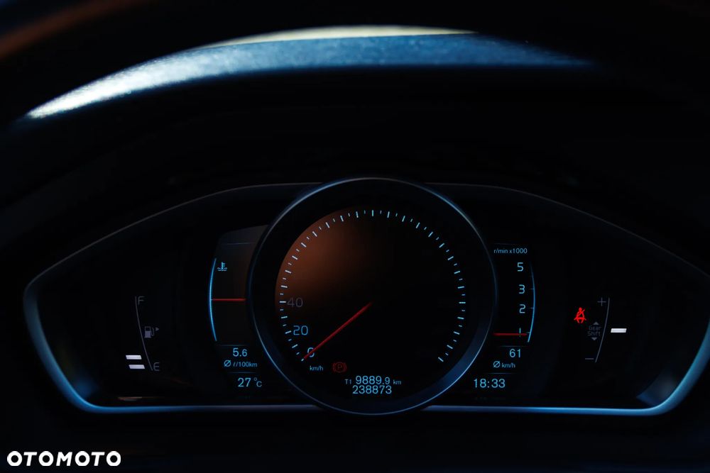 Volvo V40 D3 Kinetic - 11