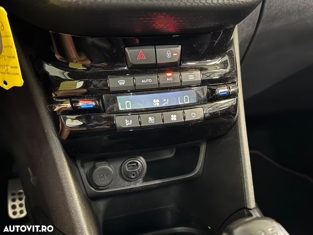 Peugeot 2008 1.2 PureTech Turbo GT-Line - 16
