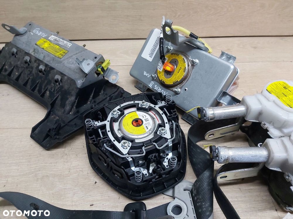 Toyota Auris II Air bag poduszka kierowcy deska pas lewy prawy 15r - 6