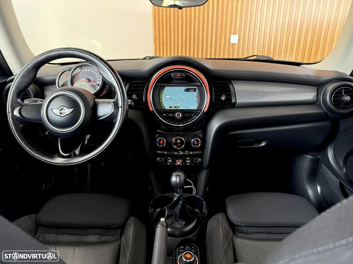 MINI 3 Portas One D - 38