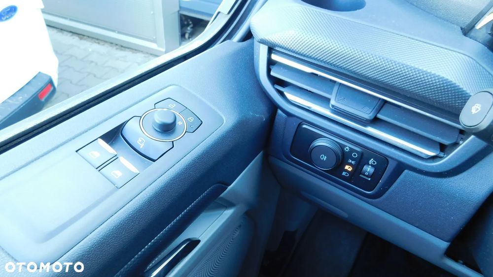 Ford TRANSIT CUSTOM Nowy Model  2.0 136PS. Led  Felgi Alu  Automat Titanium FV23% - 15