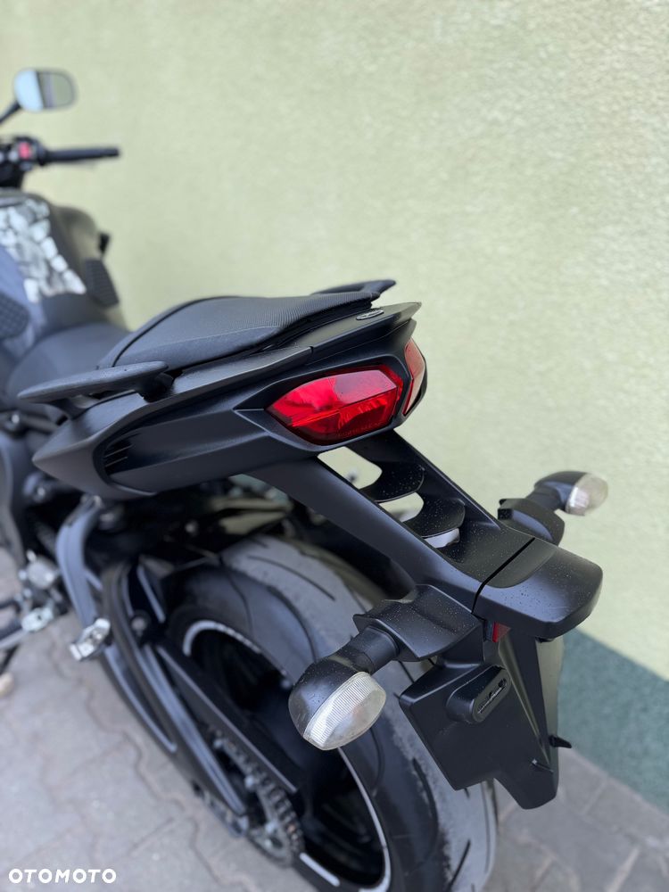 Yamaha FZ8 - 20