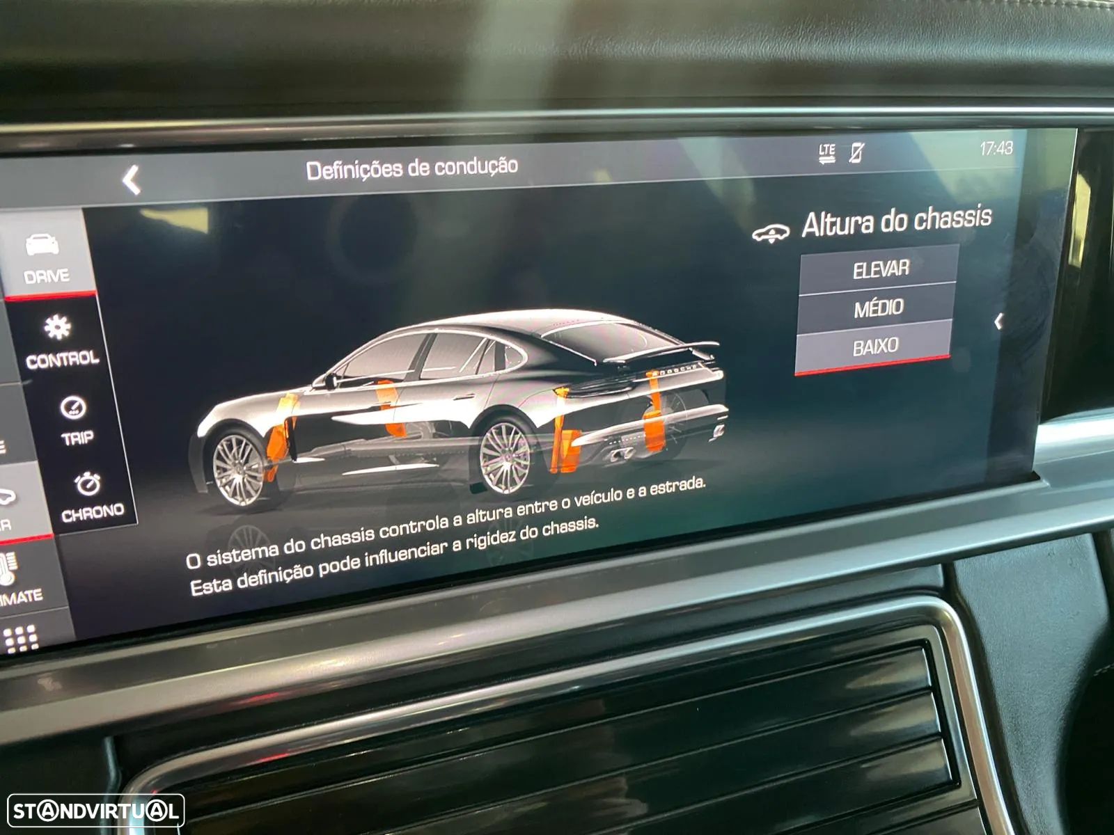 Porsche Panamera 4 E-Hybrid 10 Years Edition - 36