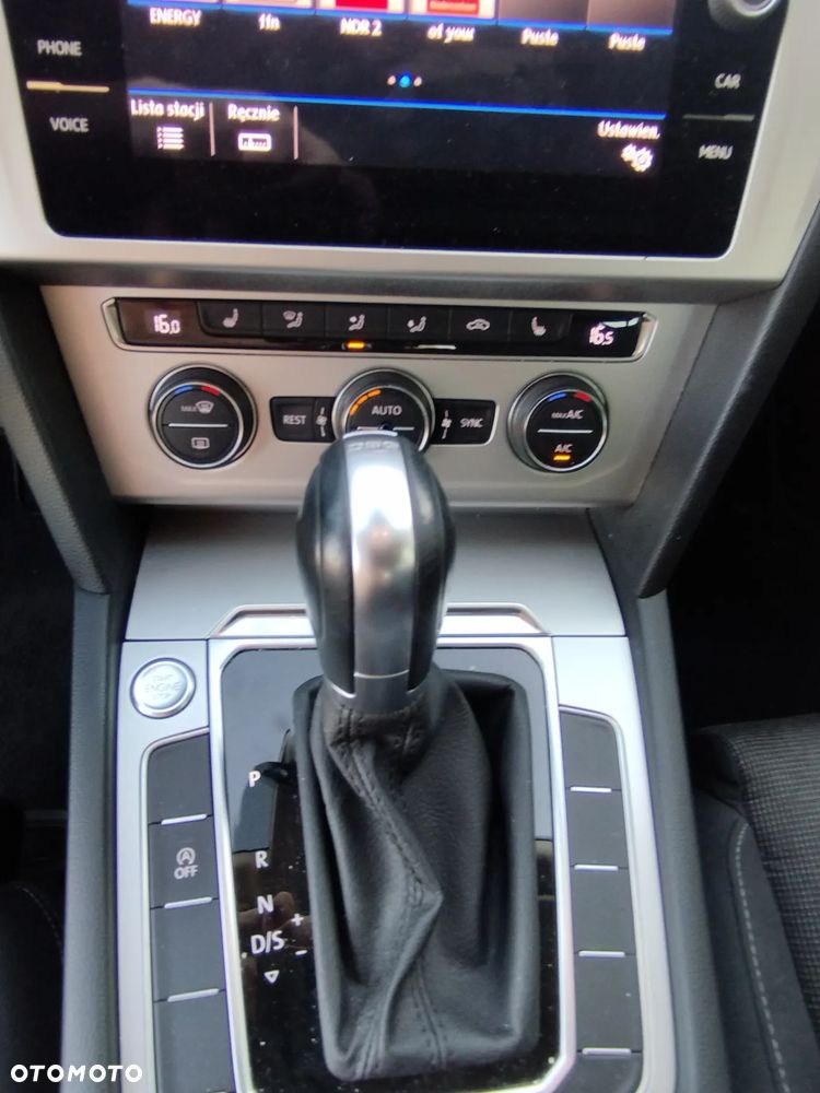 Volkswagen Passat Variant 2.0 TDI SCR DSG BlueMotion Comfortline - 23