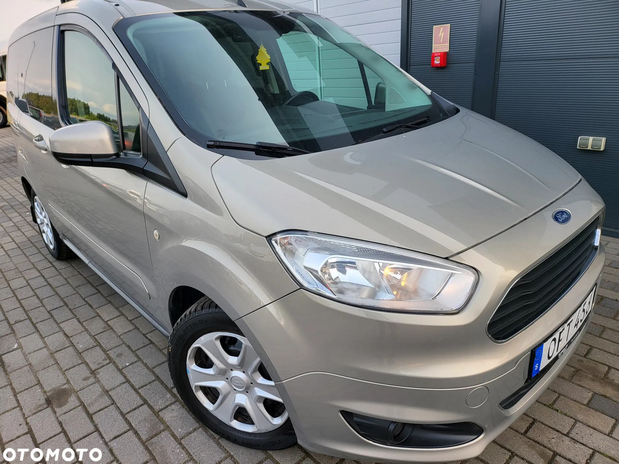Ford Tourneo Courier 1.0 EcoBoost S&S Trend - 39