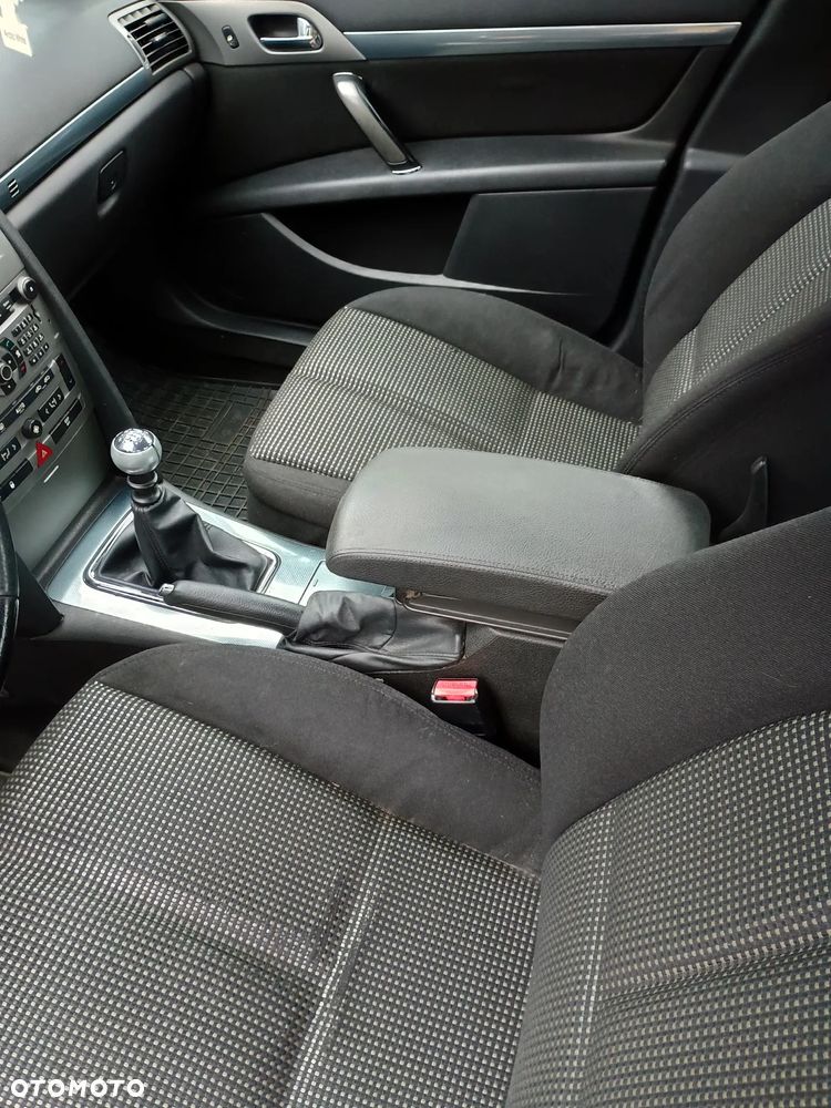 Peugeot 407 - 12