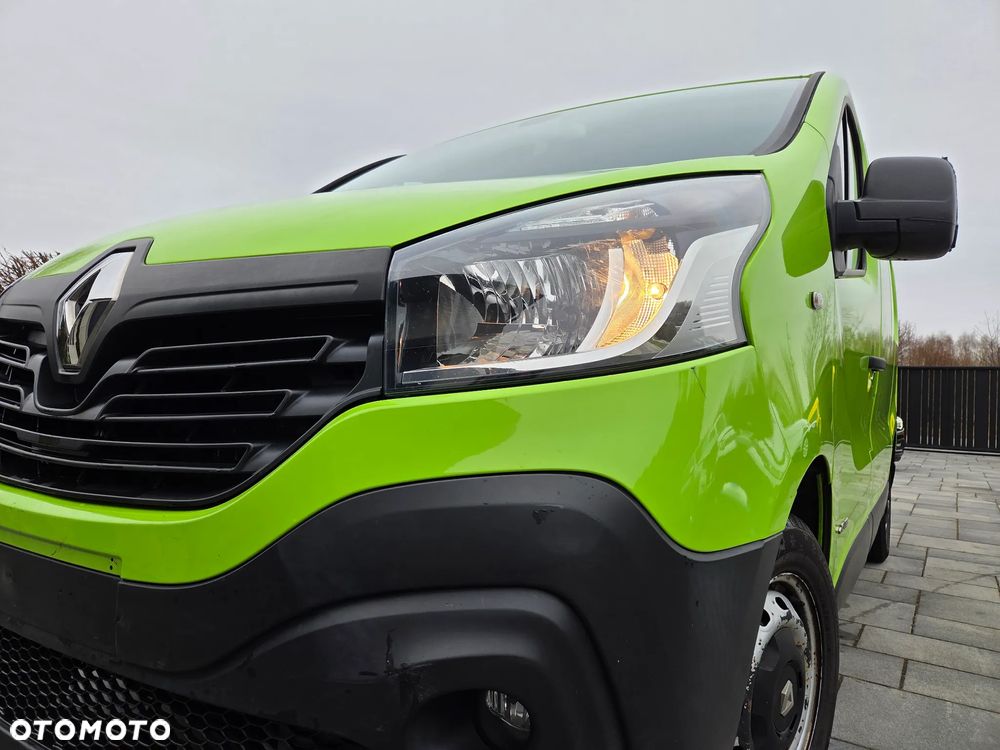 Renault TRAFIC - 2