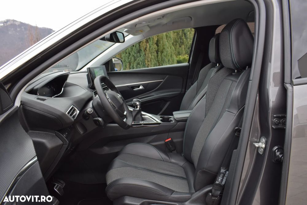 Peugeot 3008 PureTech 130 Stop & Start GPF Allure - 22