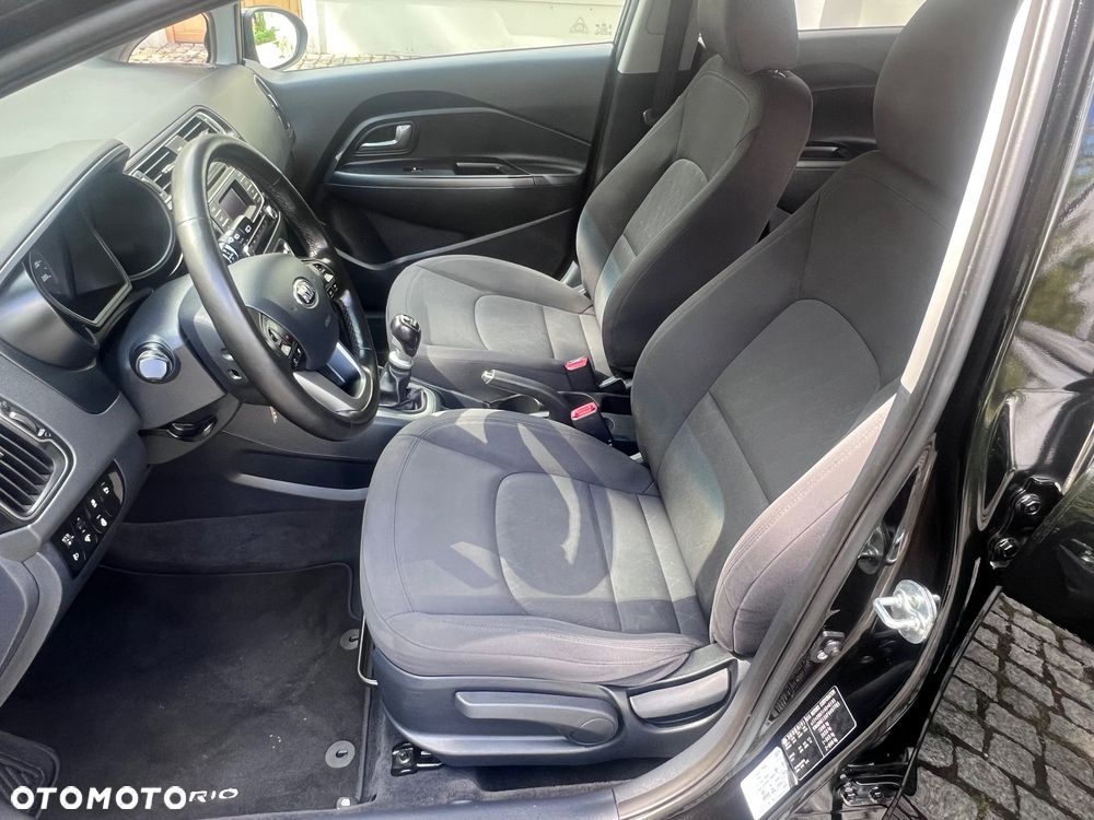 Kia Rio 1.4 Dream Team Edition - 16