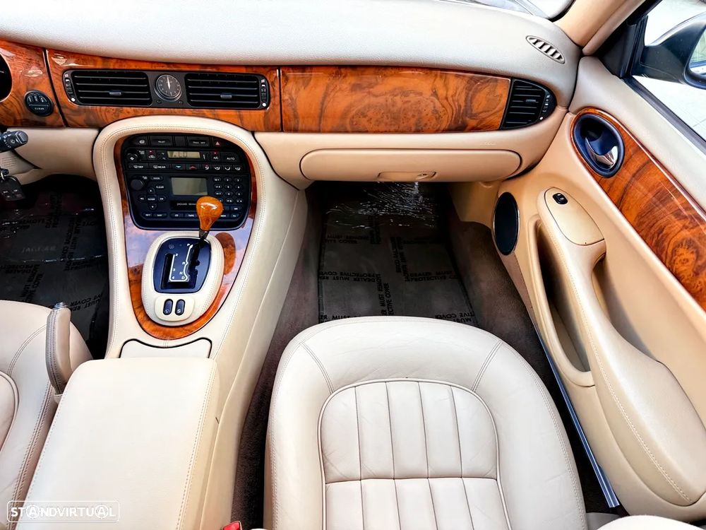 Jaguar XJ XJ8 3.2 Executive - 12