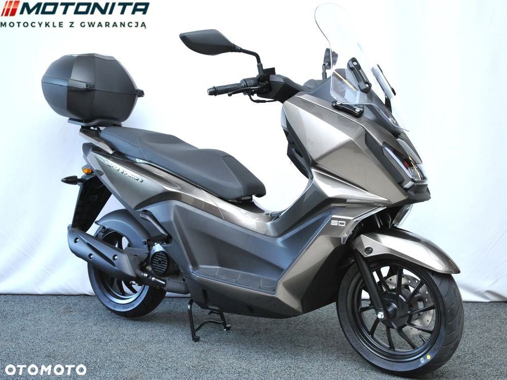 Kymco Skytown - 1