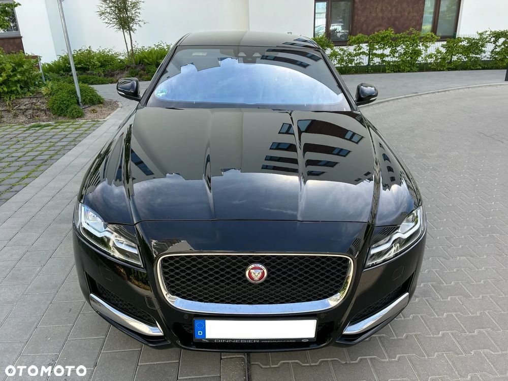 Jaguar XF 20t Prestige - 1