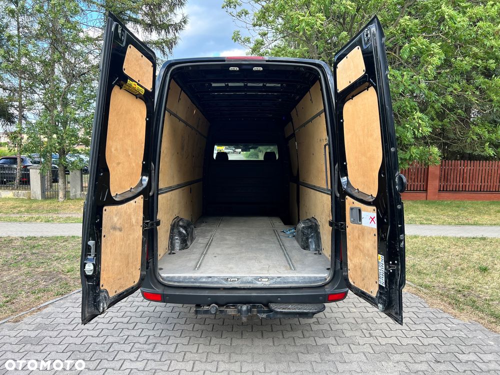 Volkswagen Crafter 2.0 TDI 163KM 2016 rok  Maxi Jumbo Czarny - 15