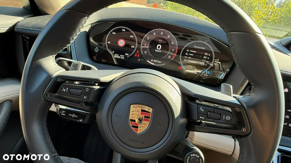 Porsche Panamera 4 - 24