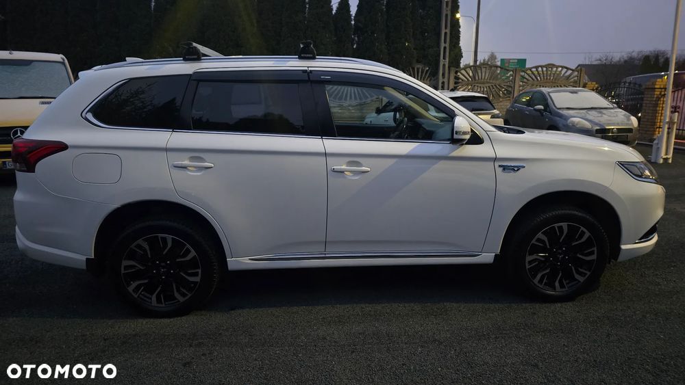 Mitsubishi Outlander 2.0 4WD - 13