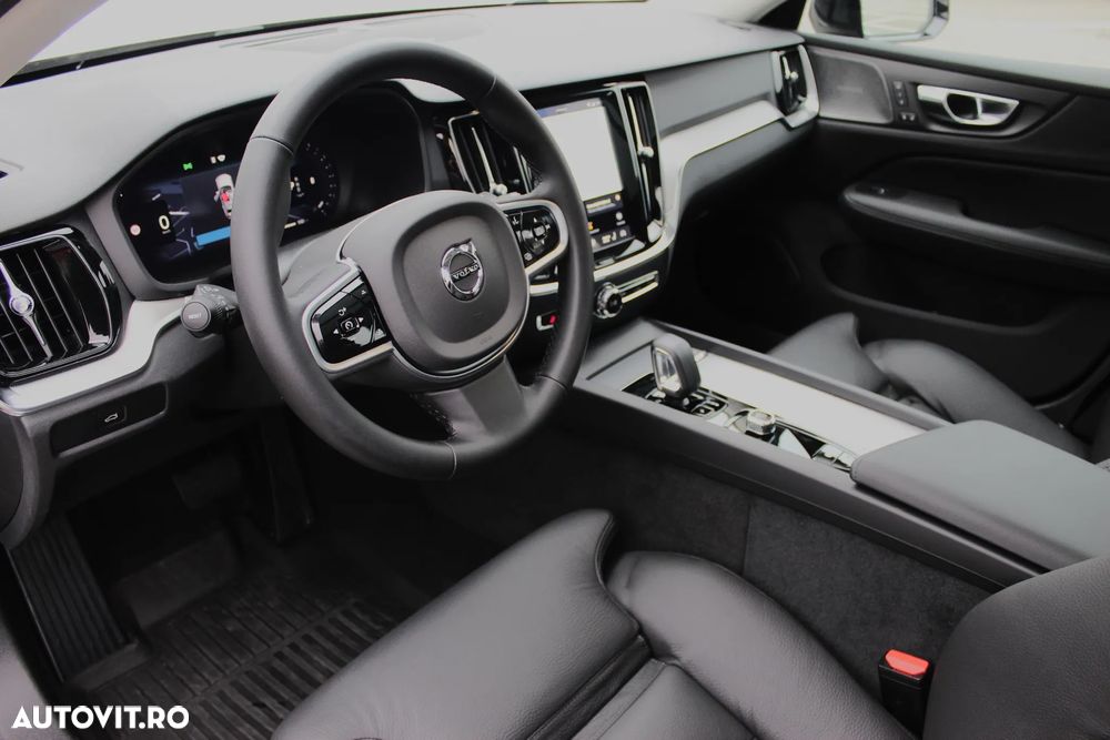 Volvo V60 B4 B DKG Plus Dark - 11