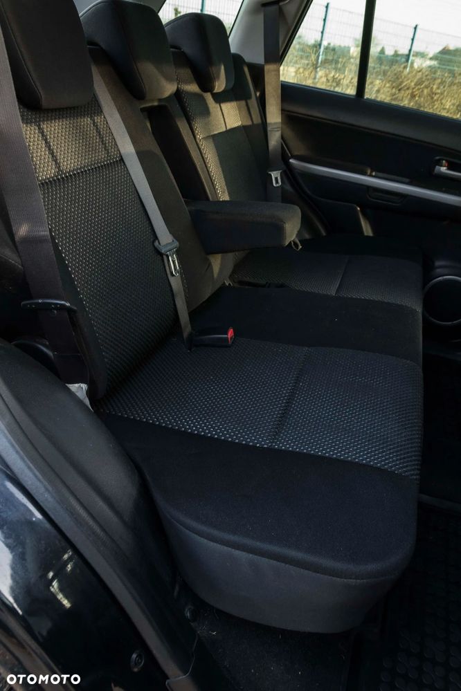 Suzuki Grand Vitara 2.0 - 9